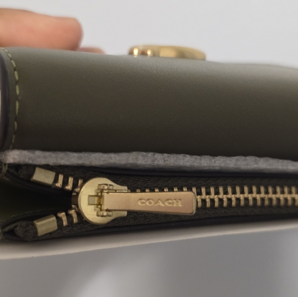 Coach Essential Leather Card Holder - Picture 4 of 11